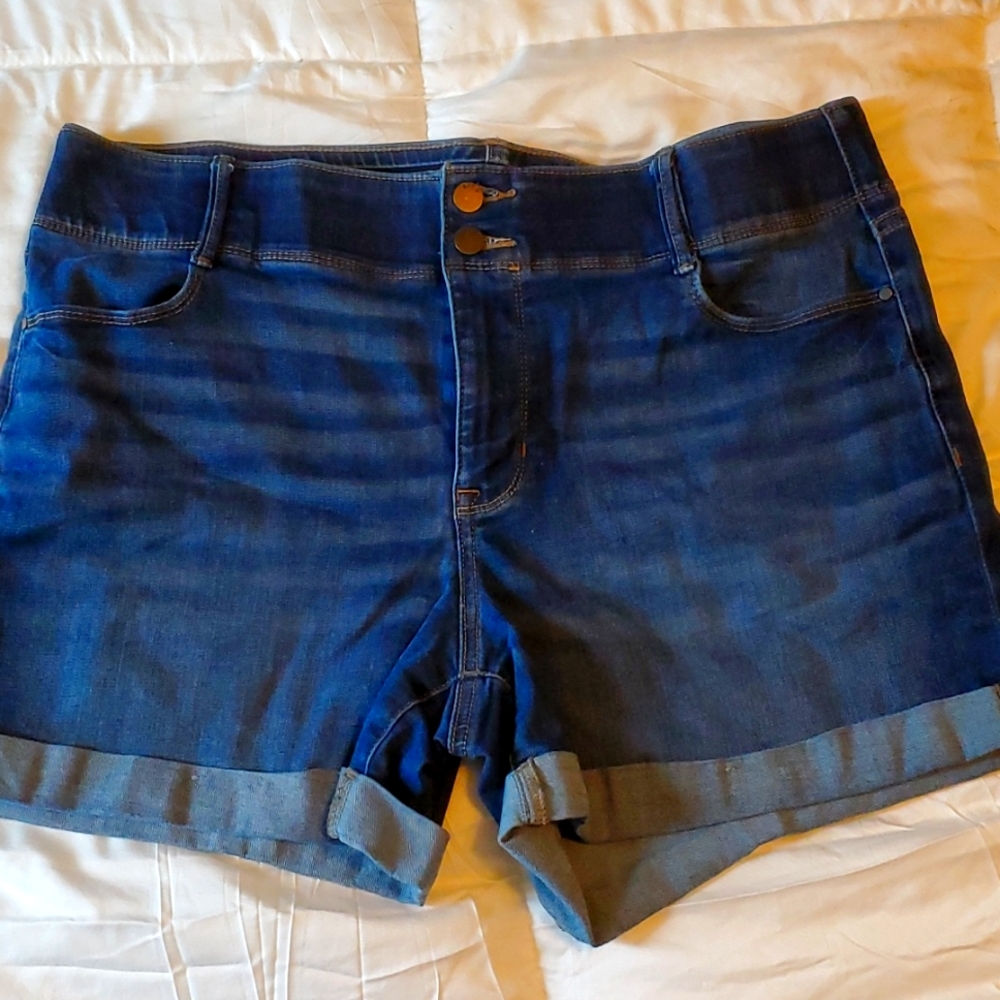 Apt 9 denim shorts